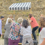 Activité de cohésion d'équipe pour un challenge avec des jeux en bois géants de grande qualité pour votre séminaire d'entreprise à Lyon