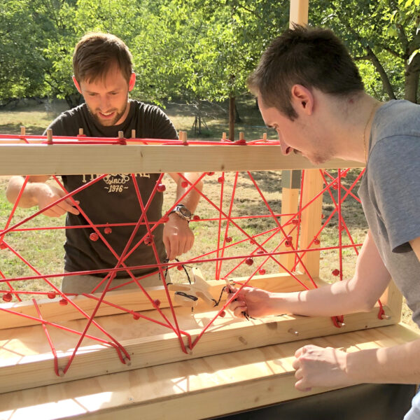 La cage à grelots location de jeux en bois géants en Isère ou dans la Drôme pour votre anniversaire ou votre mariage